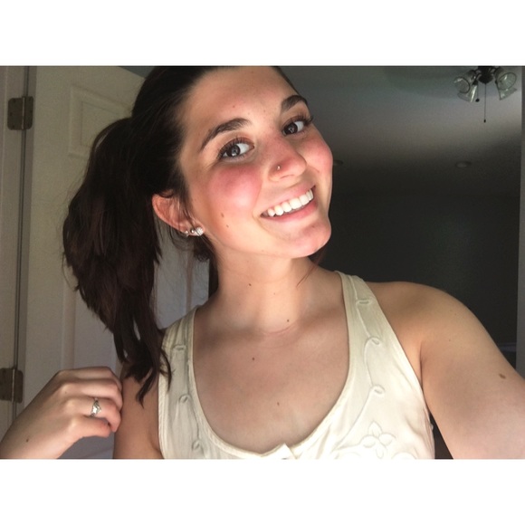 Meet your Posher, Erika - Picture 1 of 1